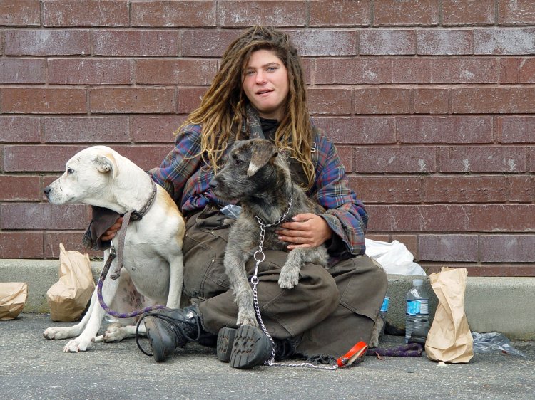 Homeless_woman